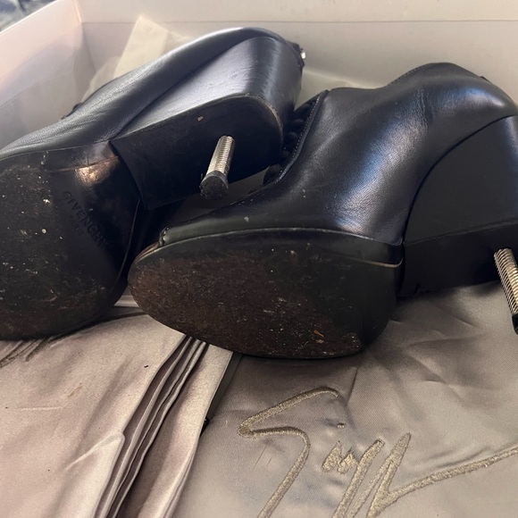 Givenchy Black Leather Booties - Picture 4 of 7